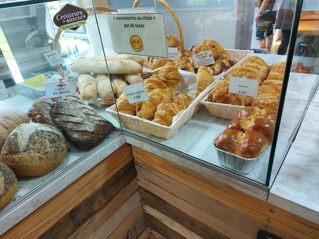 Au Coeur du Pain | 154 QC-222, Racine, QC J0E 1Y0, Canada | Phone: (819) 933-9888