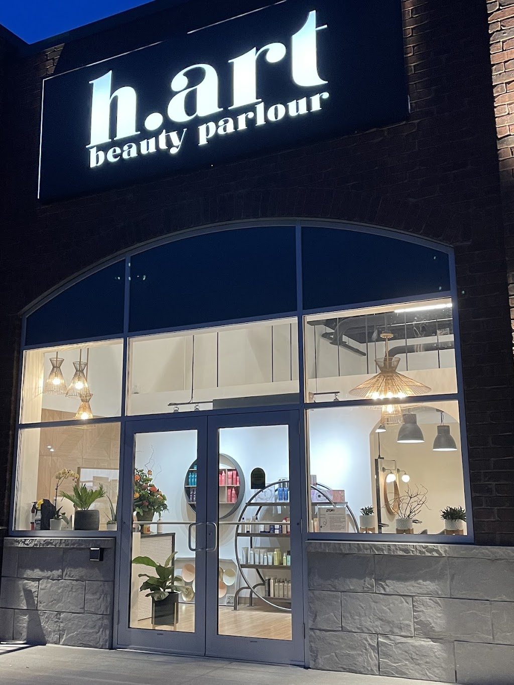 HART Beauty Parlour | 1119 Lakeshore Rd, Sarnia, ON N7V 2V5, Canada | Phone: (519) 384-4278