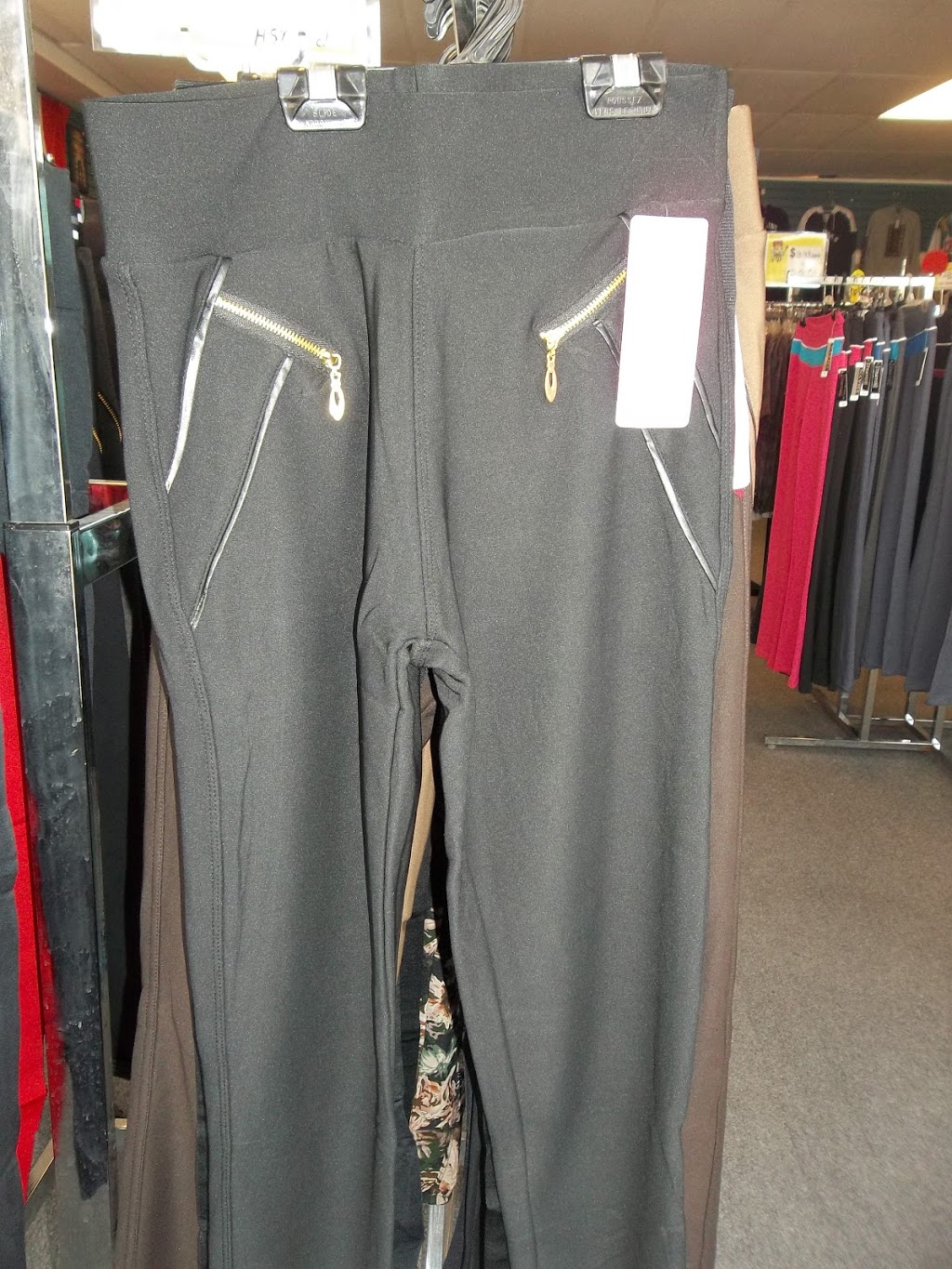Queen Beez One Stop Swag Shop | 69 Erie Ave, Brantford, ON N3S 2E7, Canada | Phone: (519) 304-8884