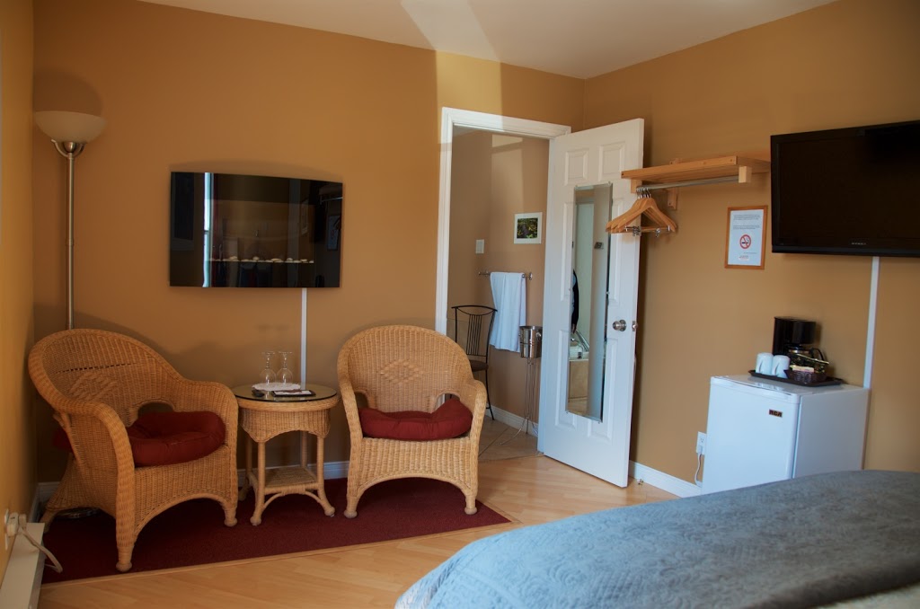 Motel des Cascades | 907 Boulevard Mgr de Laval, Baie-Saint-Paul, QC G3Z 2V9, Canada | Phone: (418) 435-6603