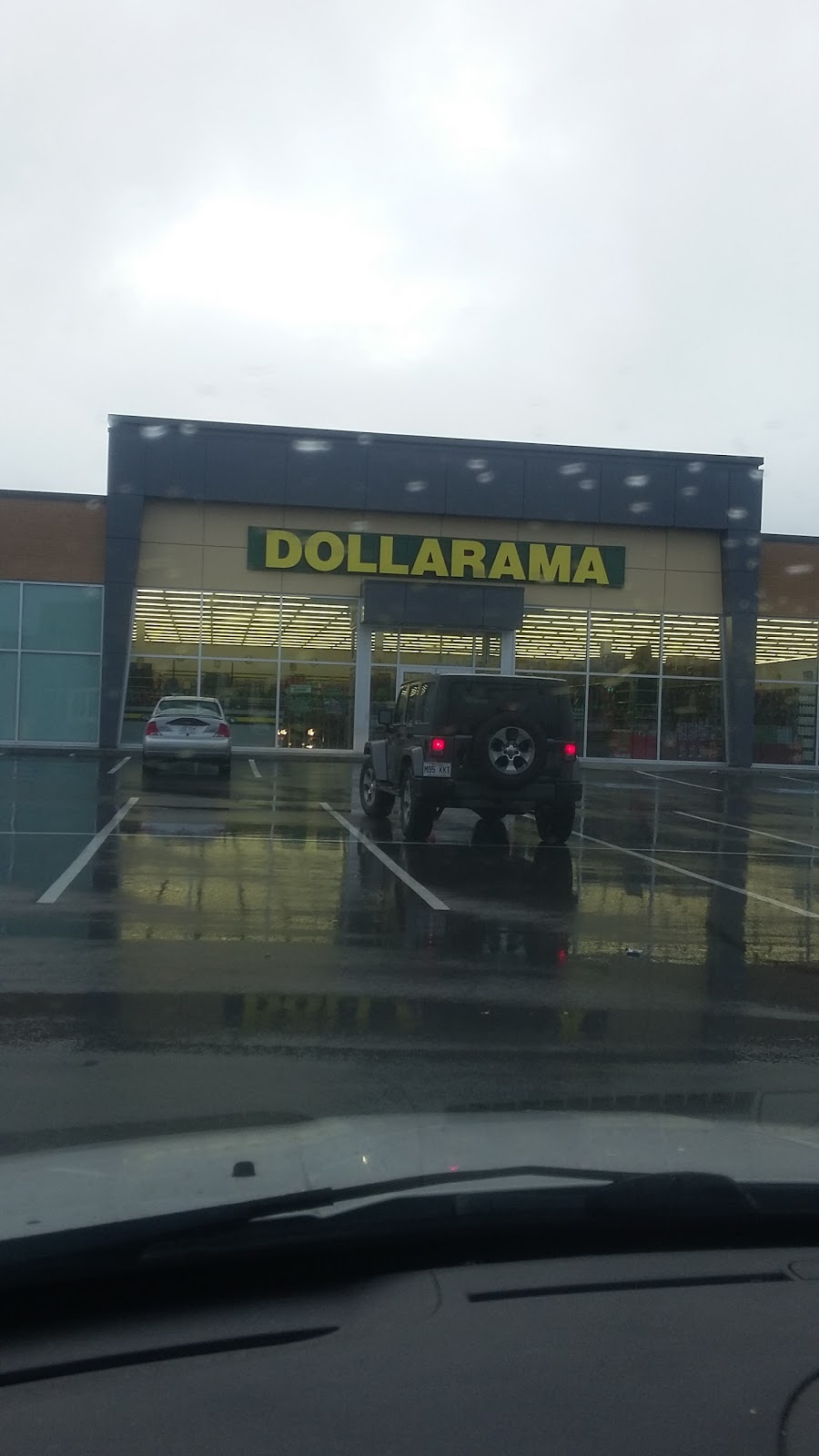 Dollarama | Place Marquis, 790 Montée de St Sulpice, LAssomption, QC J5W 0M6, Canada | Phone: (450) 589-7632