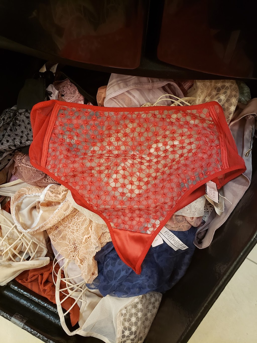 Victoria Secret/ PINK Outlet | Glendale, Niagara-on-the-Lake, ON L0S 1J0, Canada | Phone: (905) 988-5465