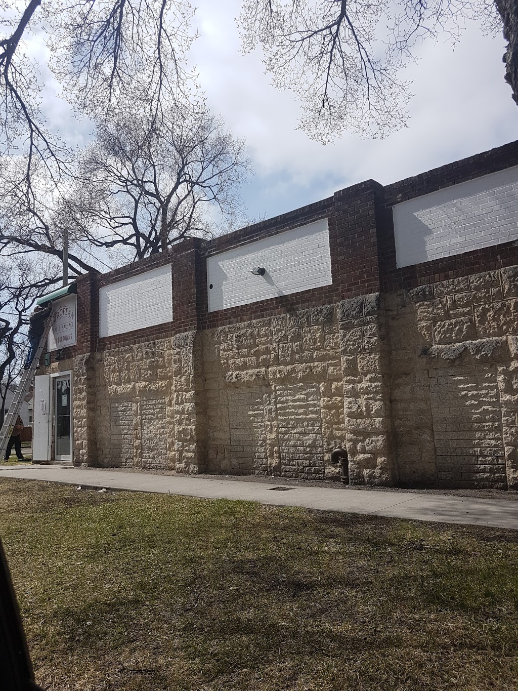 European Meats | 533 Burrows Ave, Winnipeg, MB R2W 2A5, Canada | Phone: (204) 586-2728