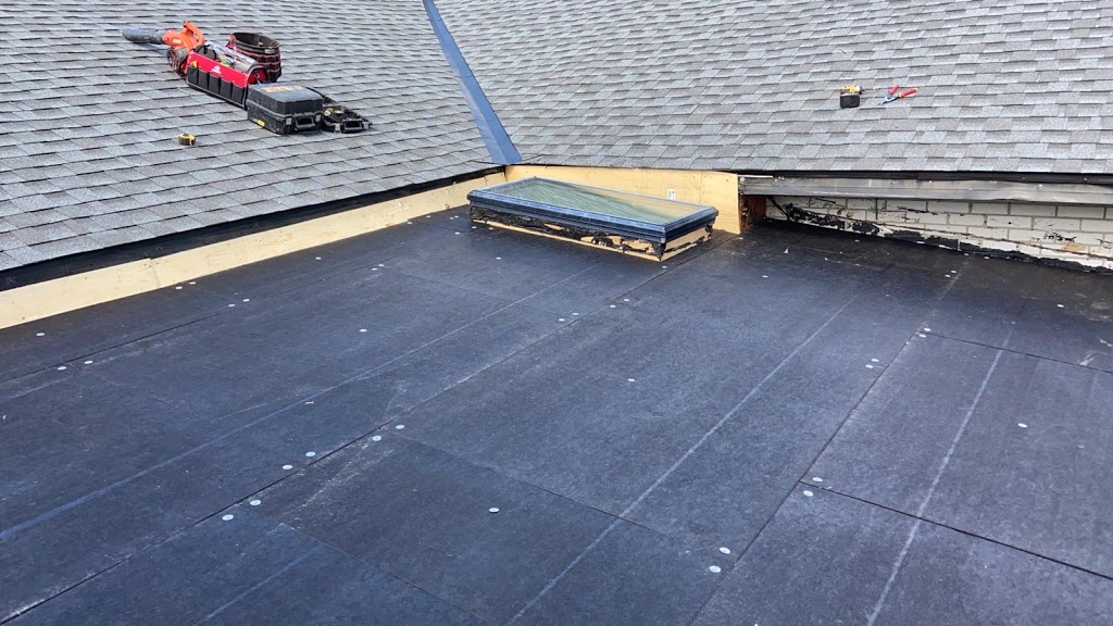 Reliable Roofers Mississauga | 3484 Riverspray Crescent, Mississauga, ON L4Y 3M7, Canada | Phone: (416) 999-2076