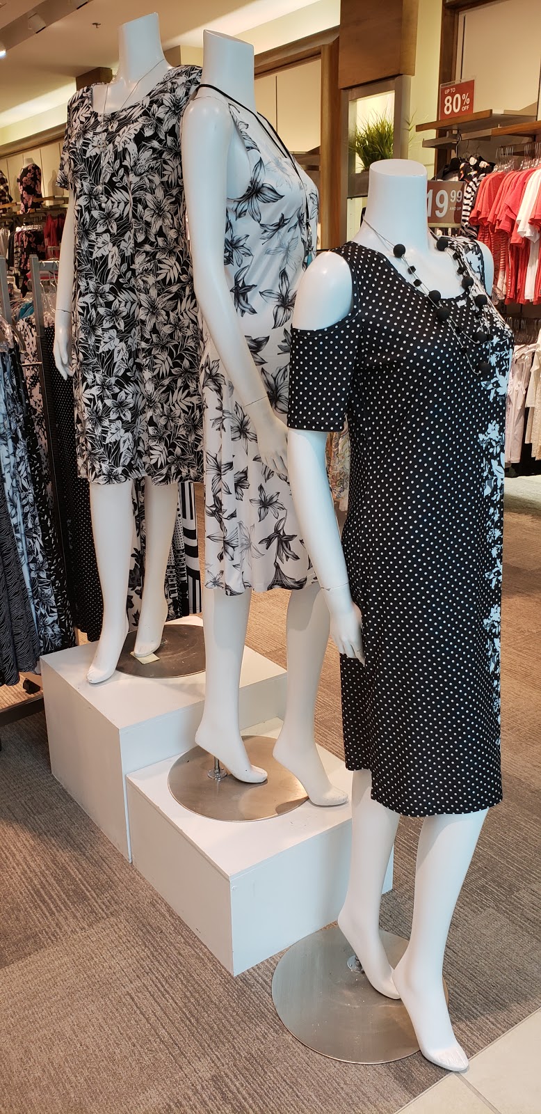 Zacks | 900 Maple Av, Burlington, ON L7S 2J8, Canada | Phone: (905) 632-0203