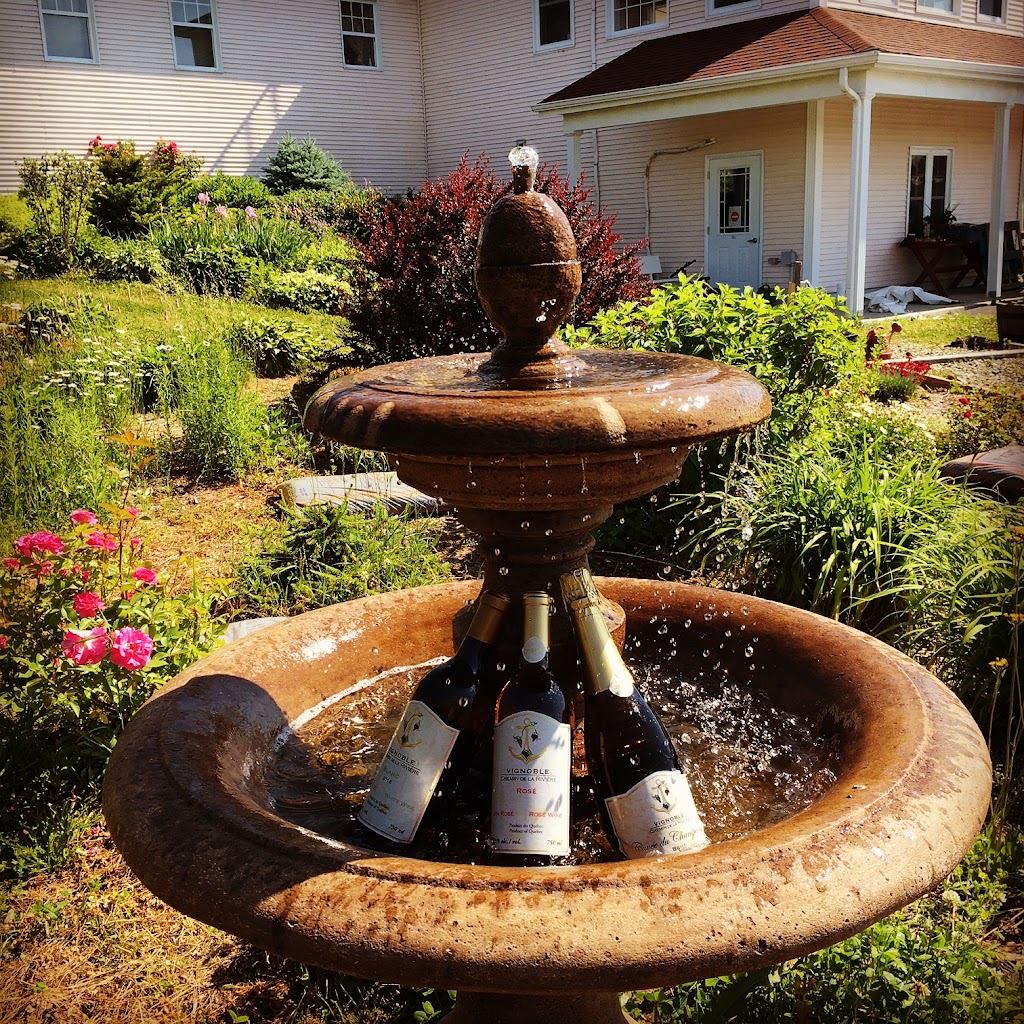 Vignoble Chemin de la Rivière | 1087 Chem. de la Rivière, Magog, QC J1X 3W5, Canada | Phone: (819) 847-1485