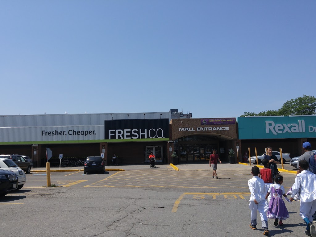 FreshCo Dufferin & Dupont 1245 Dupont St, Toronto, ON M6H 2A6, Canada