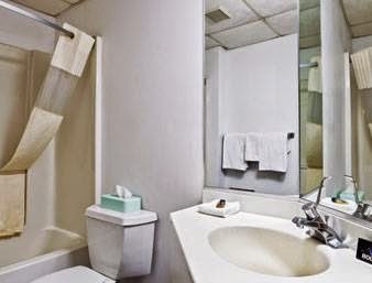 Travelodge by Wyndham Niagara Falls | 9401 Niagara Falls Blvd, Niagara Falls, NY 14304, USA | Phone: (716) 297-2660