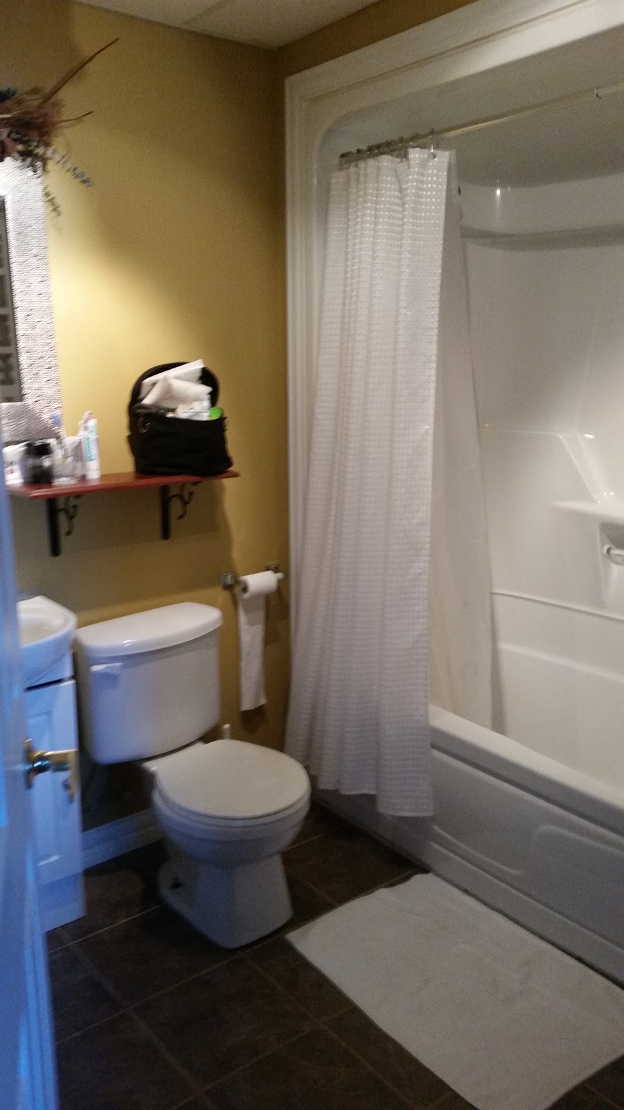 Le Gite du Fleuve | 13 Rue des Anémones, Les Escoumins, QC G0T 1K0, Canada | Phone: (418) 233-3616