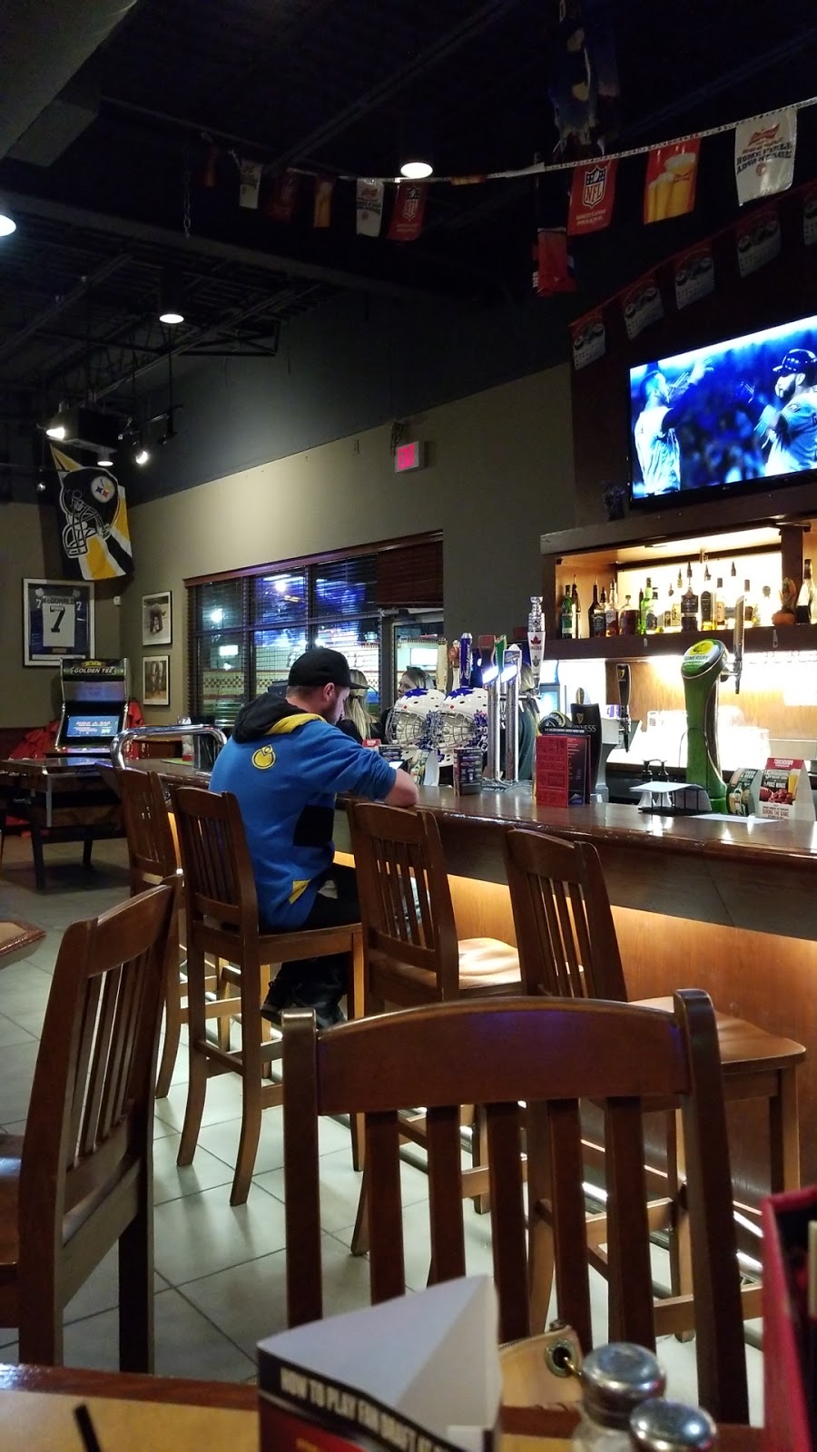 Boston Pizza | 299 Wayne Gretzky Pkwy, Brantford, ON N3R 8A5, Canada | Phone: (519) 751-2304