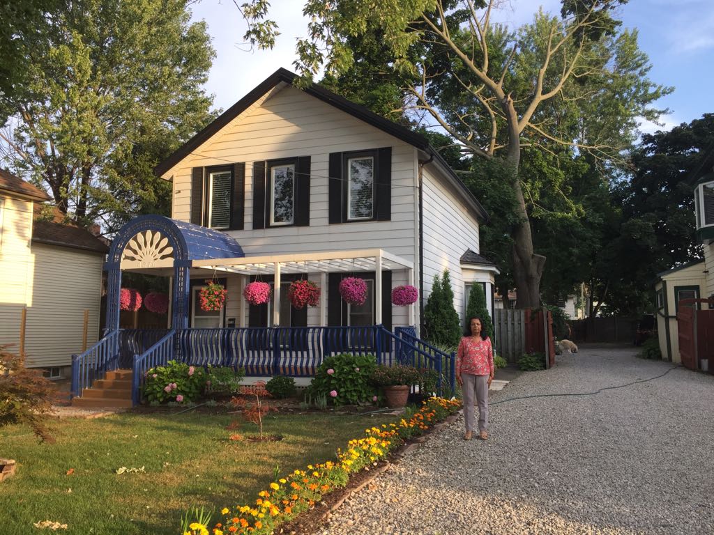 ELLIS HOUSE BED AND BREAKFAST - NIAGARA FALLS | 4284 Ellis St, Niagara Falls, ON L2E 1H1, Canada | Phone: (905) 358-0336
