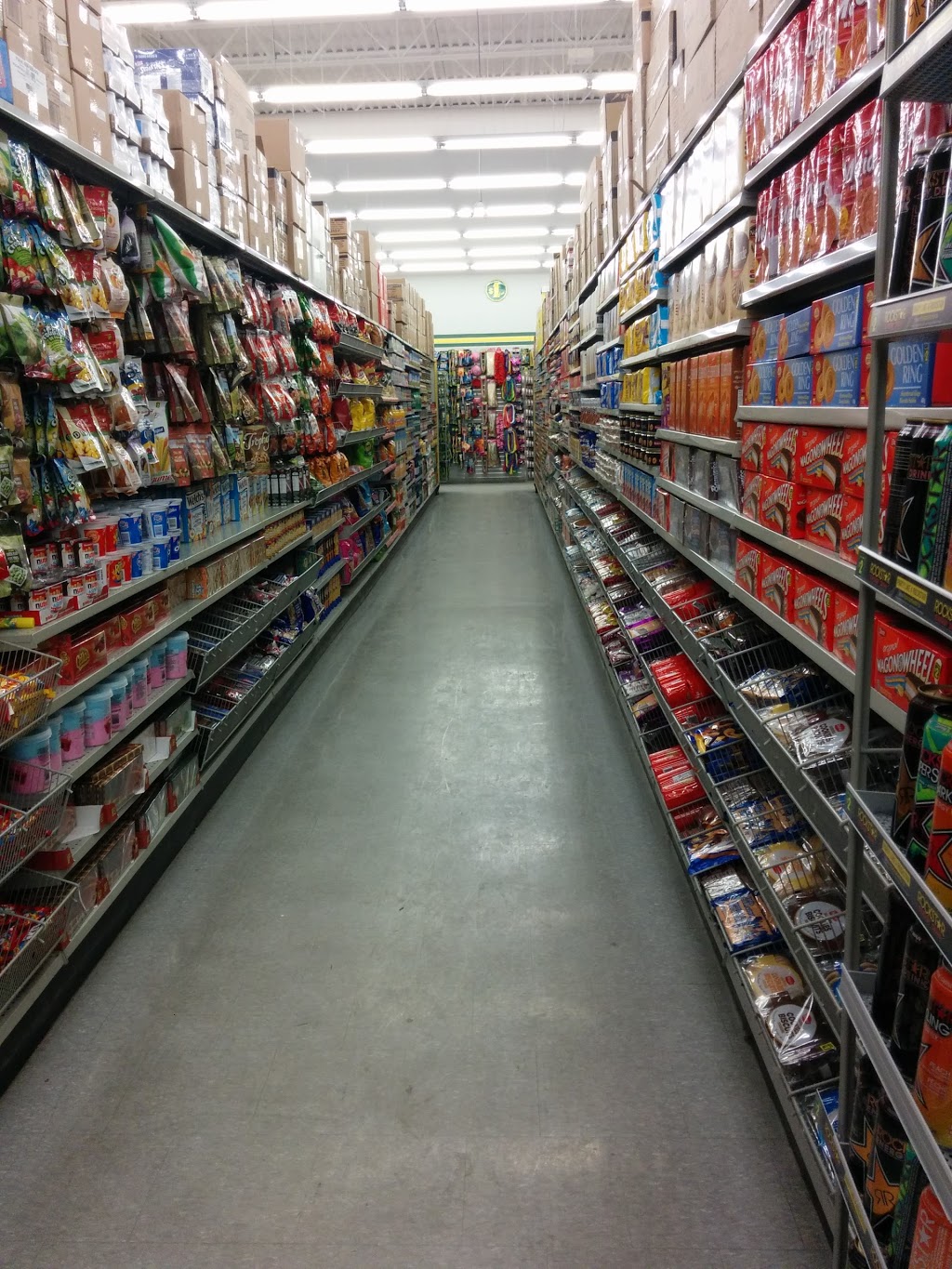 Dollarama | 2561 St Clair Ave W, Toronto, ON M6N 4Z5, Canada | Phone: (416) 645-0336