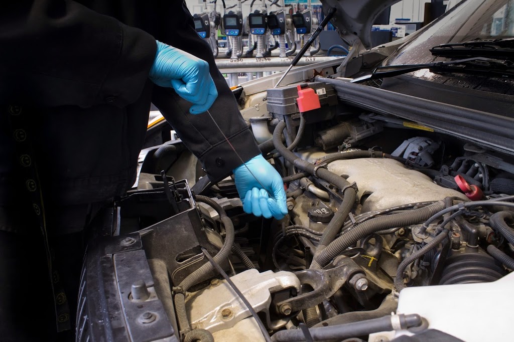 Mobil 1 Lube Express | 20966 56 Ave, Langley City, BC V3A 7Z3, Canada | Phone: (604) 530-2292