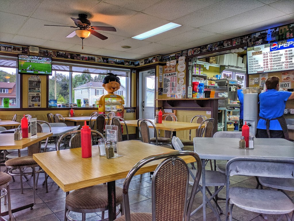Casse-Croute Flash Bourg | 21231 Boulevard Henri-Bourassa, Québec, QC G2N 1R4, Canada | Phone: (418) 849-6662