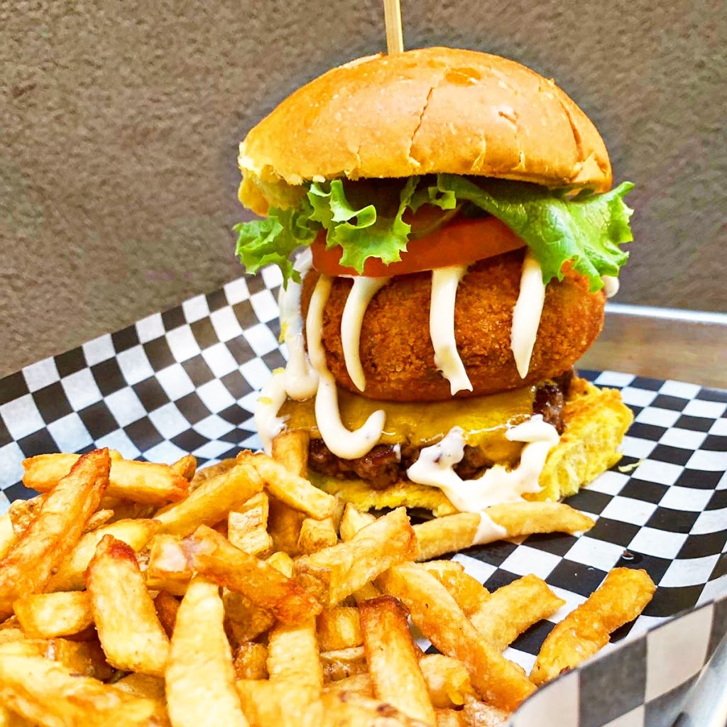 Top Gun burger | 3-5955 Latimer Dr, Mississauga, ON L5V 0B7, Canada | Phone: (905) 542-0999