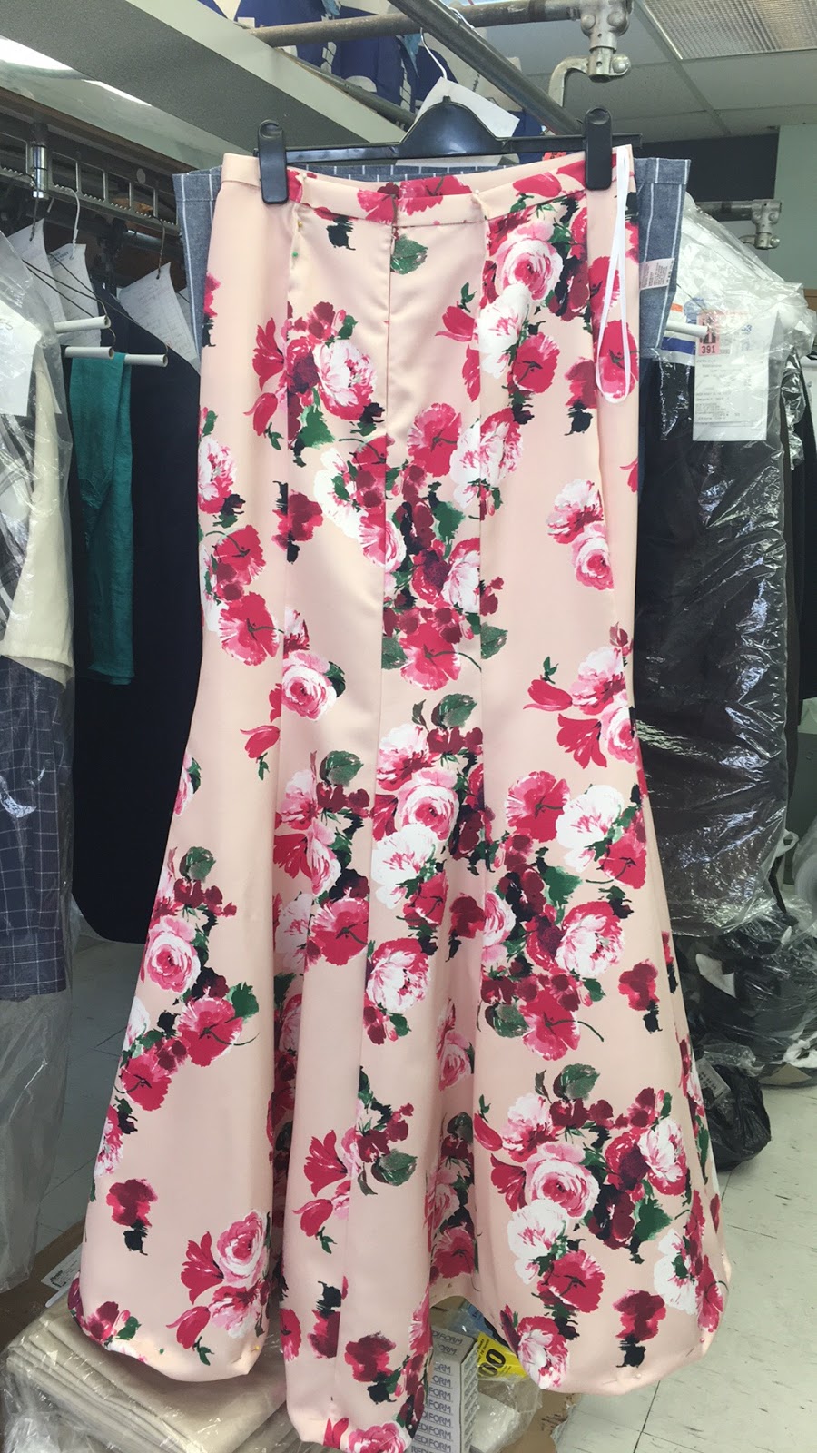 Browns Cleaners & TM Tailors | 1430 Prince of Wales Dr, Ottawa, ON K2C 1N6, Canada | Phone: (613) 225-5868