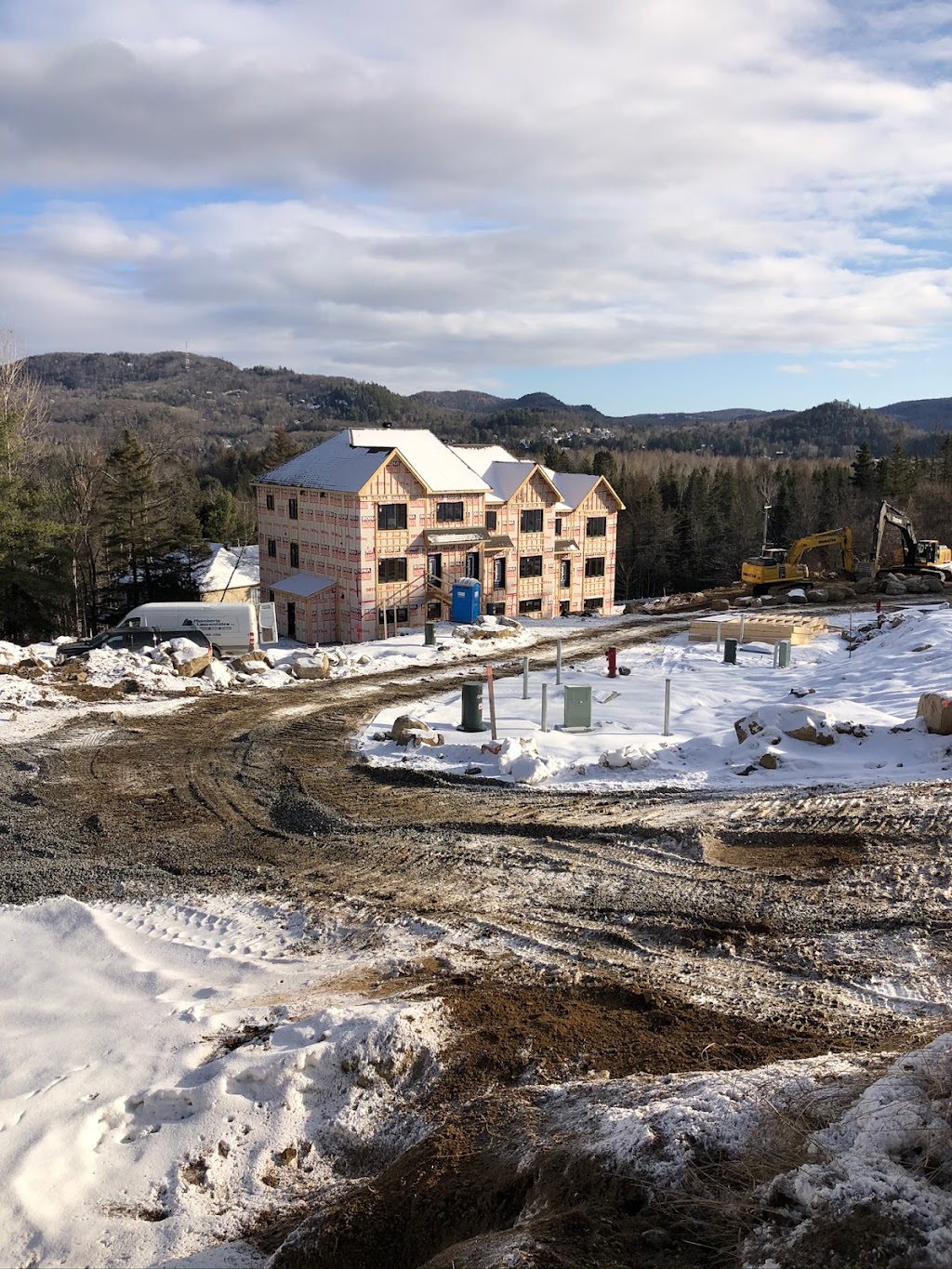 Le Versant Notre-Dame | 458 Ch Notre Dame, Sainte-Adèle, QC J8B 1S4, Canada | Phone: (450) 990-0778