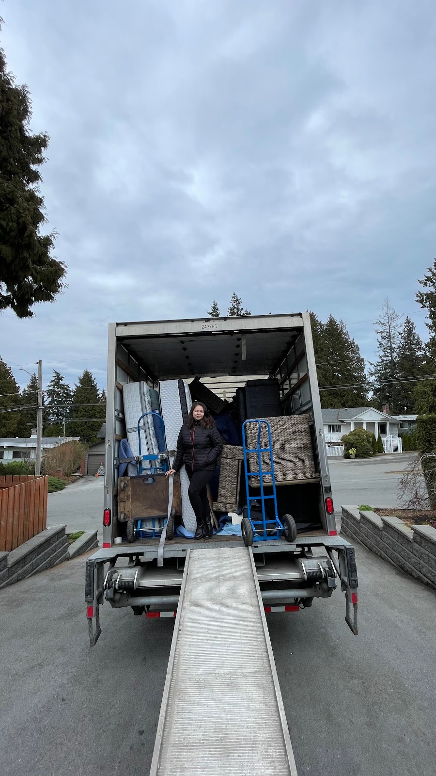 I & T Excellent Movers | 4690 Hawk Ln #414, Tsawwassen, BC V4M 0C4, Canada | Phone: (604) 720-0308