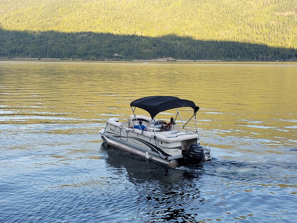 Sicamous Houseboats | 1 Mervyn Rd, Sicamous, BC V0E 2V0, Canada | Phone: (250) 836-2505