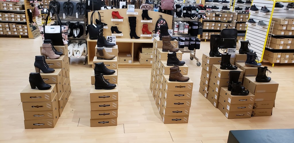 Chaussures Yellow | 2485 Boulevard Sainte-Anne, Québec, QC G1J 1Y4, Canada | Phone: (418) 663-8796