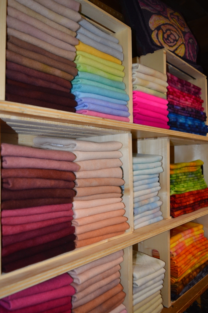 Martina Lesar Hooked Rug Studio | 16311 Mississauga Rd, Terra Cotta, ON L7C 1X8, Canada | Phone: (905) 838-3022
