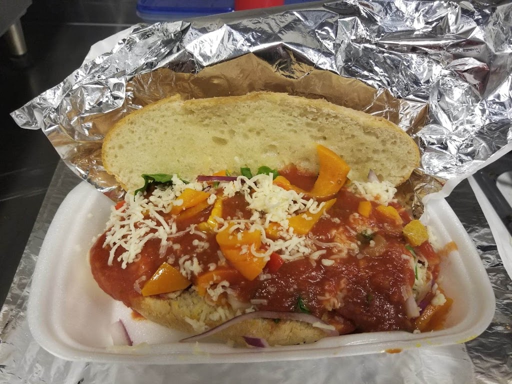 Doogies Kitchen | 2958 Henderson Hwy, East Saint Paul, MB R2E 0C6, Canada | Phone: (204) 615-6780