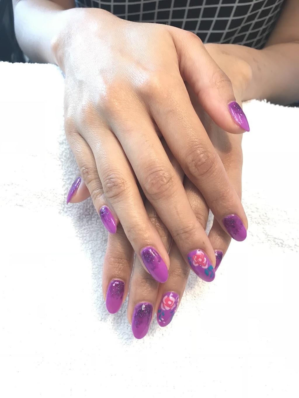 Chic Nails & Spa | 75 Goulet St, Winnipeg, MB R2H 0R5, Canada | Phone: (204) 777-2442