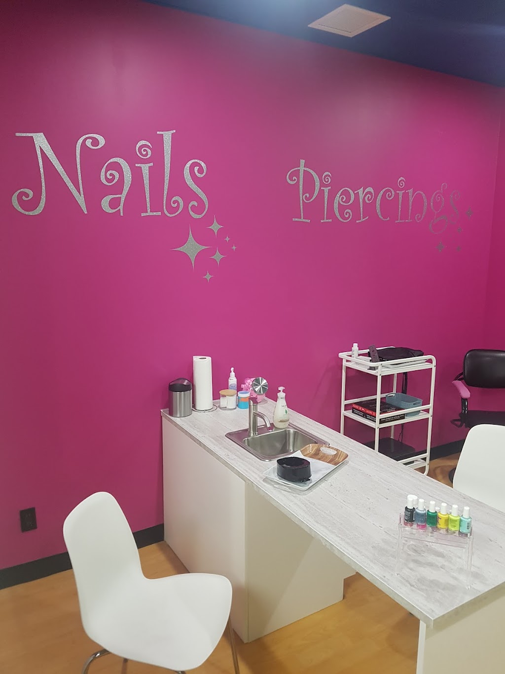 Hair Tropics - Cuts for Kids | 8338 18 St SE Unit 366, Southeast Calgary, AB T2C 4E4, Canada | Phone: (587) 351-5220