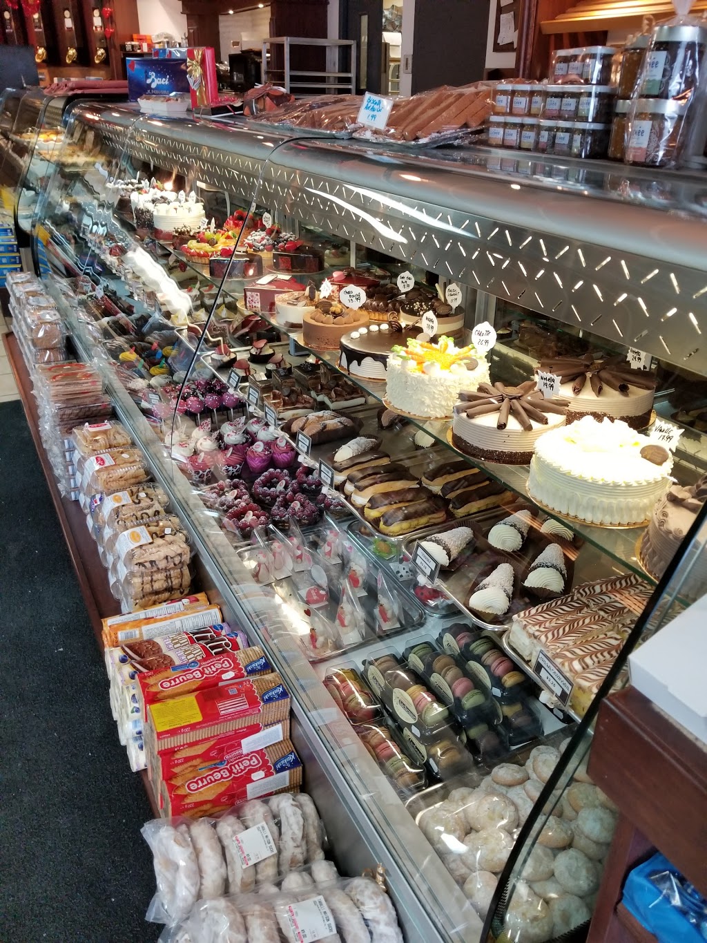 Patisserie Boulangerie Charcuterie Lachenaie | 655 Montée des Pionniers, Terrebonne, QC J6V 1S2, Canada | Phone: (450) 657-7395