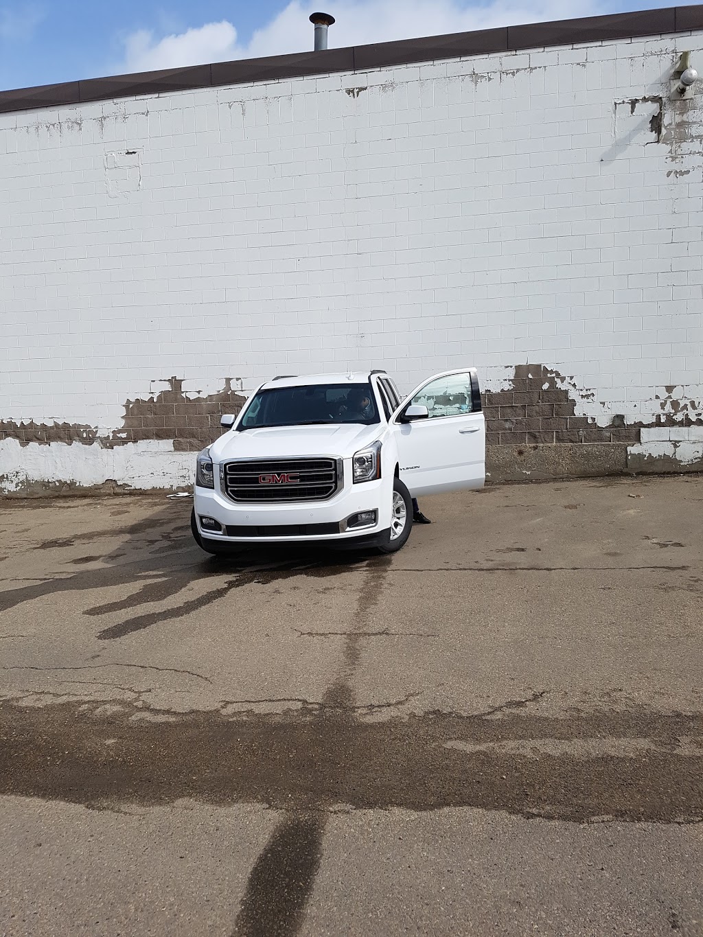 Enterprise RentACar 8640 Yellowhead Trail NW, Edmonton, AB T5B 1G1