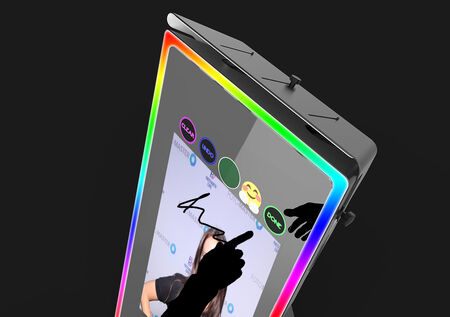 Snapsnap! (Photobooth) | 1225 Av Victoria #4, Saint-Lambert, QC J4R 1R3, Canada | Phone: (438) 936-7433