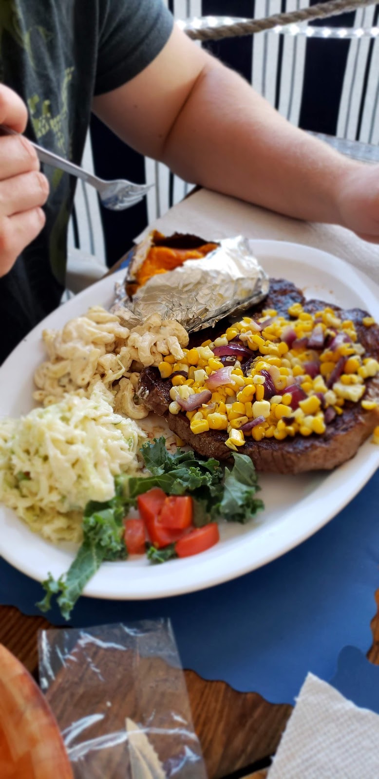 River Grill | 70 Aqua Ln, Tonawanda, NY 14150, USA | Phone: (716) 873-2553