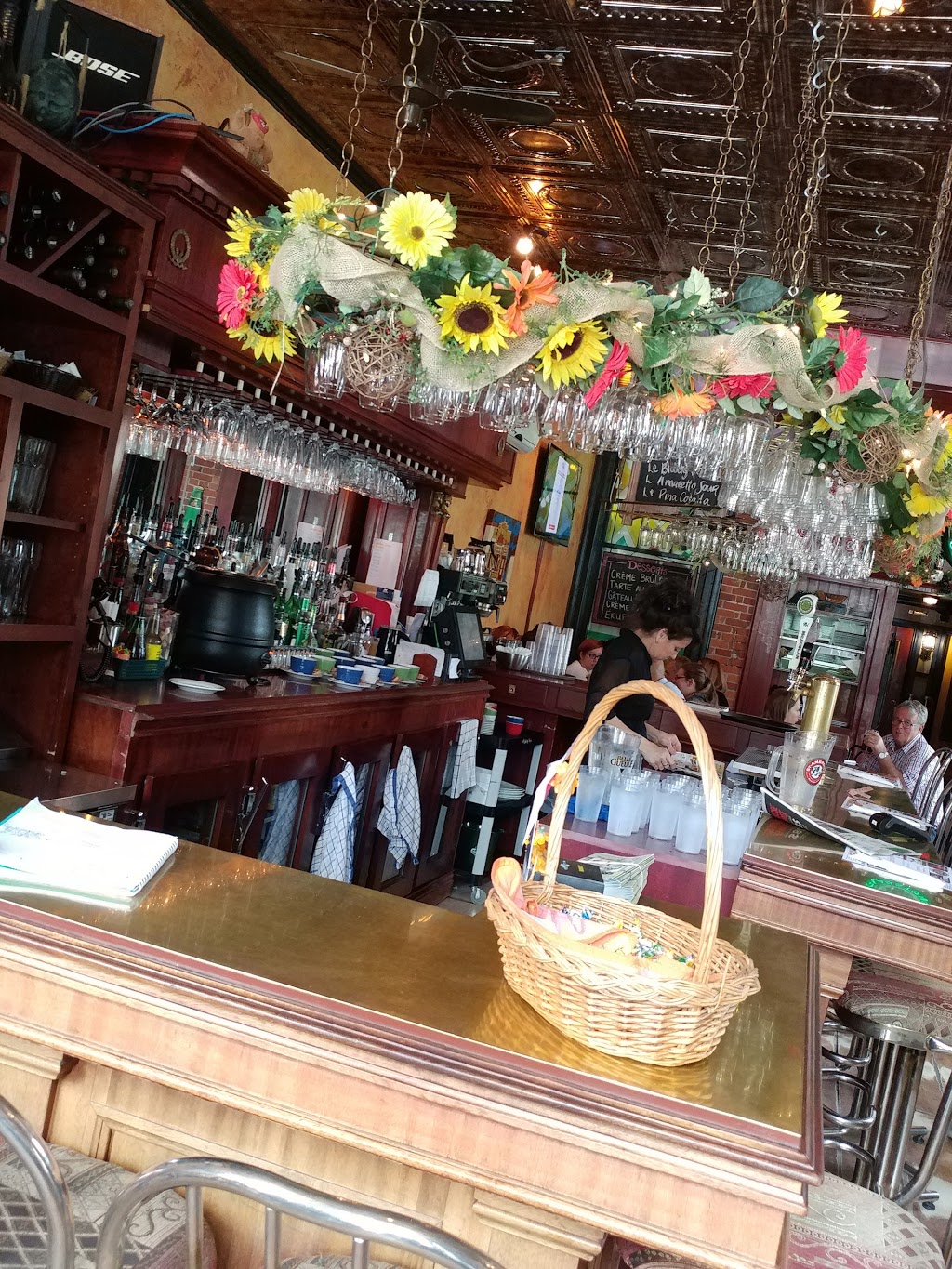 Ailleurs Bar - Restaurant | 77 Rue Main O, Coaticook, QC J1A 1P3, Canada | Phone: (819) 849-9665