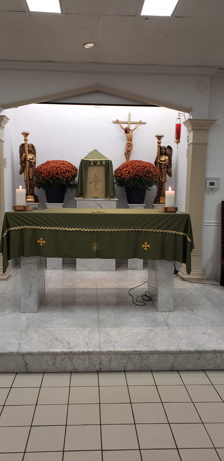 St. Eugenes Chapel | 13 Regina Ave, North York, ON M6A 1R2, Canada | Phone: (416) 787-2837