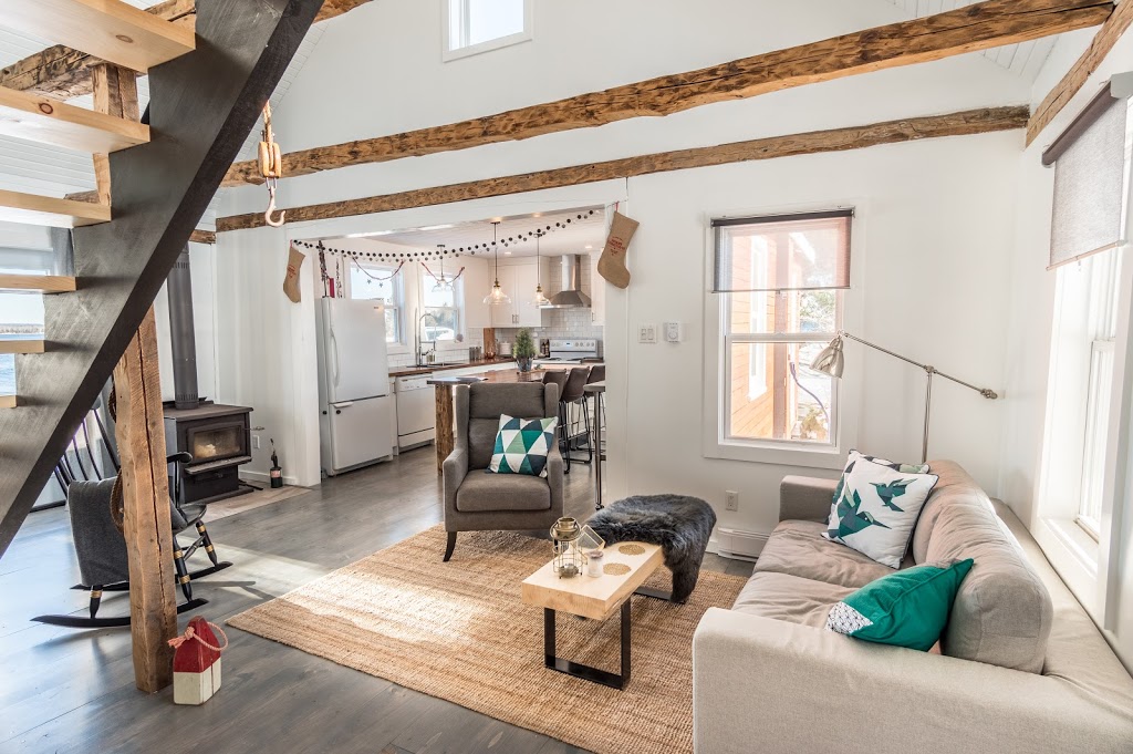 Across The Cove Beach House | 189 Martins Point Road, RR2, Mahone Bay, NS B0J 2E0, Canada | Phone: (902) 478-5454