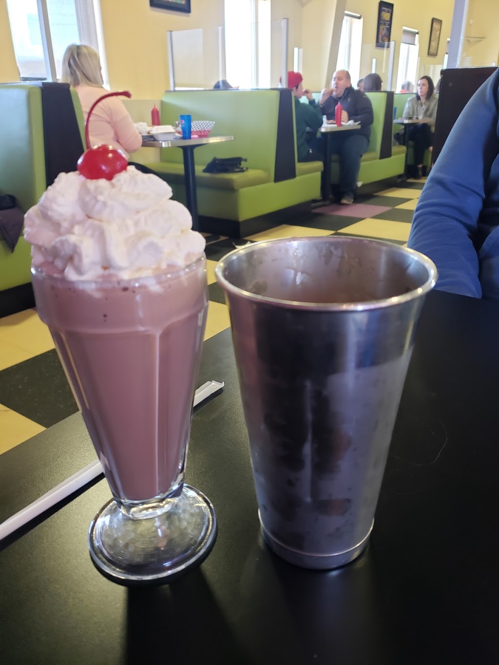 The Appleseed Modern Diner | 33 Macgregor Ave, New Glasgow, NS B2H 5C6, Canada | Phone: (902) 695-7333