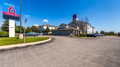 Studio 6 Toronto - Mississauga | 60 Britannia Rd E, Mississauga, ON L4Z 3W7, Canada | Phone: (905) 502-8897