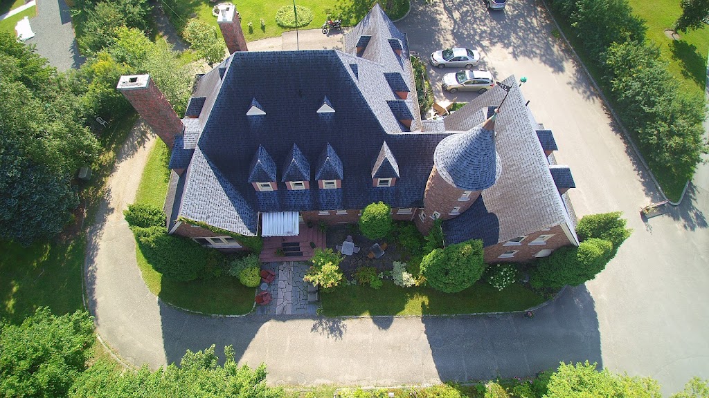 Chateau Murdock Gite et Esthétique 1950 | 129 Côte de la Terre Forte, Chicoutimi, QC G7H 6A6, Canada | Phone: (418) 592-8938