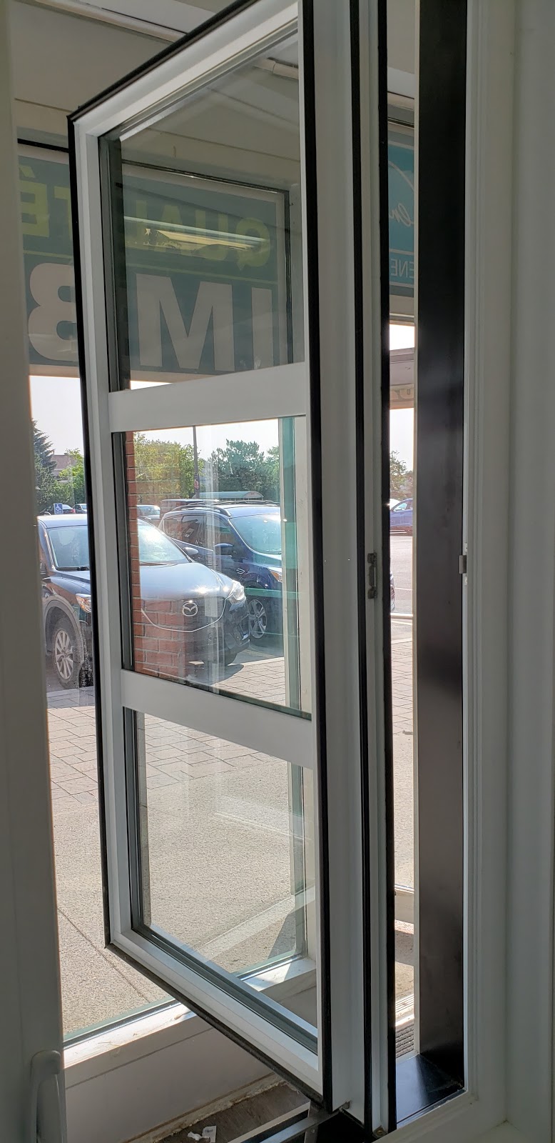 Brillmat Portes et Fenêtres | 620 Bd Jacques-Bizard, LÎle-Bizard, QC H9C 2H2, Canada | Phone: (514) 831-1634