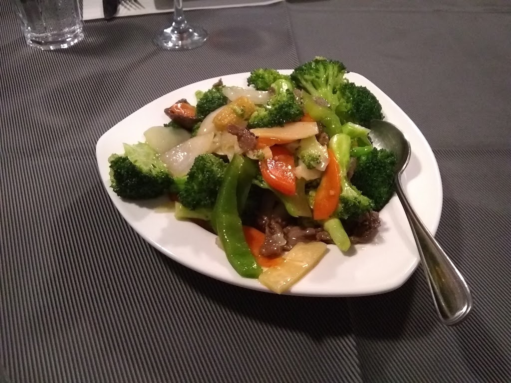 New Queen Restaurant | 1 Hobin St, Stittsville, ON K2S 1A6, Canada | Phone: (613) 836-6672
