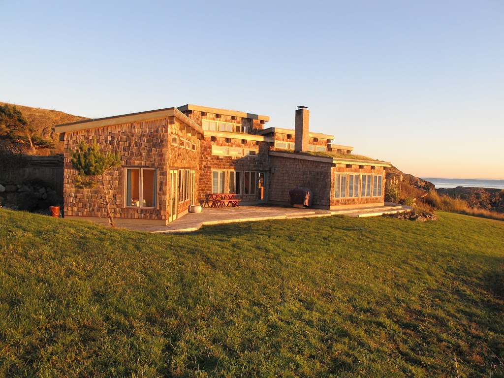 San Juan Waterhouse Vacation Rental | 1102 Old Johnson Roadway, Friday Harbor, WA 98250, USA | Phone: (360) 378-5639