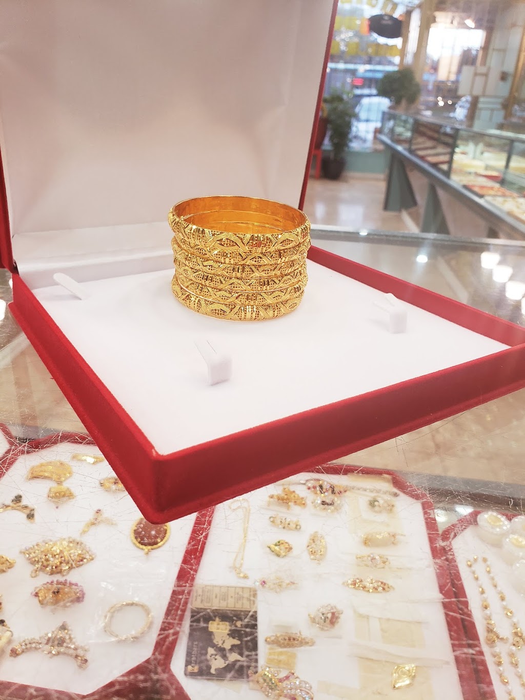 Kanagaambikai Gold House | 3160 Eglinton Ave E, Scarborough, ON M1J 2H4, Canada | Phone: (416) 269-7197