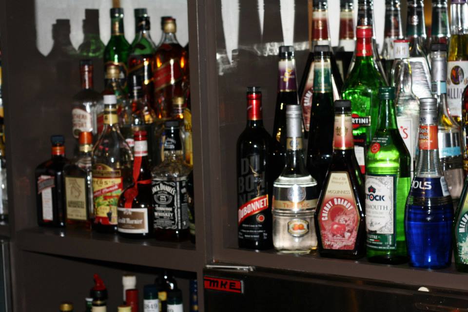Crossroads Restaurant and Bar | 751 Christina St N, Point Edward, ON N7V 1X5, Canada | Phone: (519) 344-1157