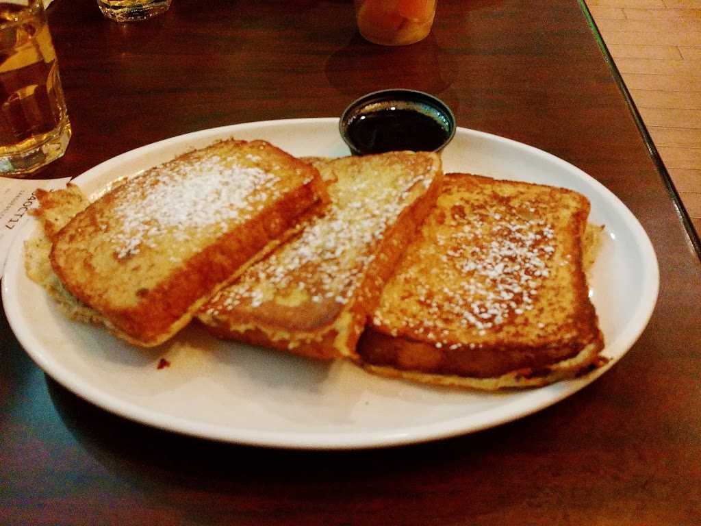 Fionn MacCools | Terminal 3, 6301 Silver Dart Dr, Mississauga, ON L5P 1B2, Canada