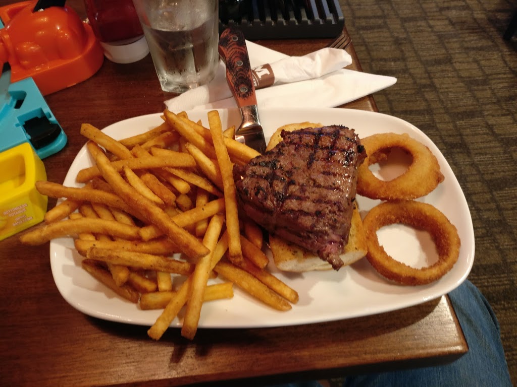 MR MIKES SteakhouseCasual | 12650 Symons Valley Rd NW, Calgary, AB T3P 0A3, Canada | Phone: (587) 619-2359