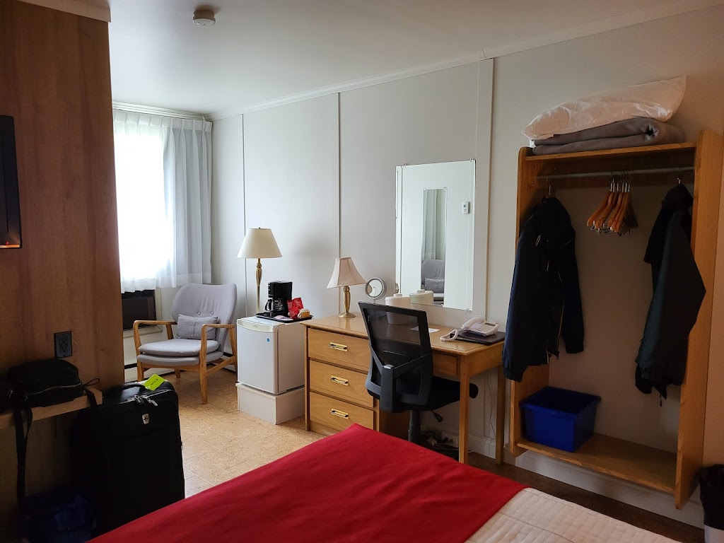 Motel Boulevard Cartier Inc | 80 Bd Cartier, Rivière-du-Loup, QC G5R 2M9, Canada | Phone: (418) 867-1830