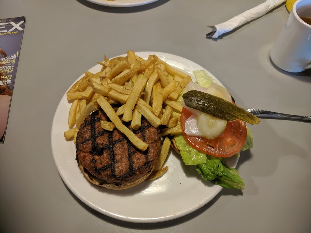 Lester Ds Reel Diner | 144 Hartzel Rd, St. Catharines, ON L2P 1G4, Canada | Phone: (905) 641-1118