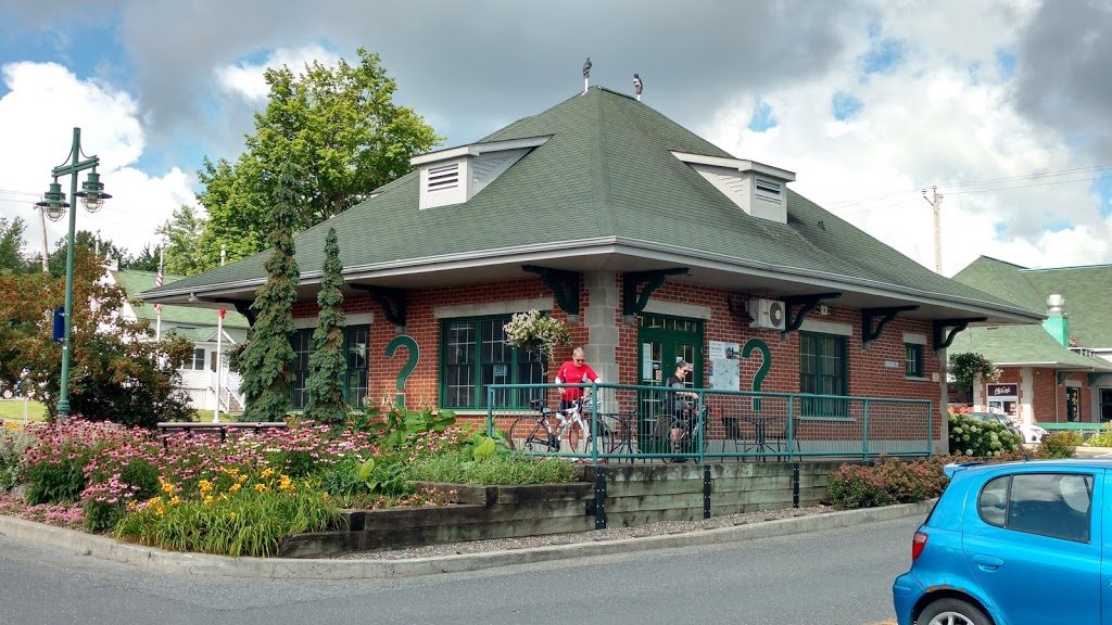 Bureau daccueil touristique de Granby | 111 Rue Denison E, Granby, QC J2G 4C4, Canada | Phone: (450) 372-7056