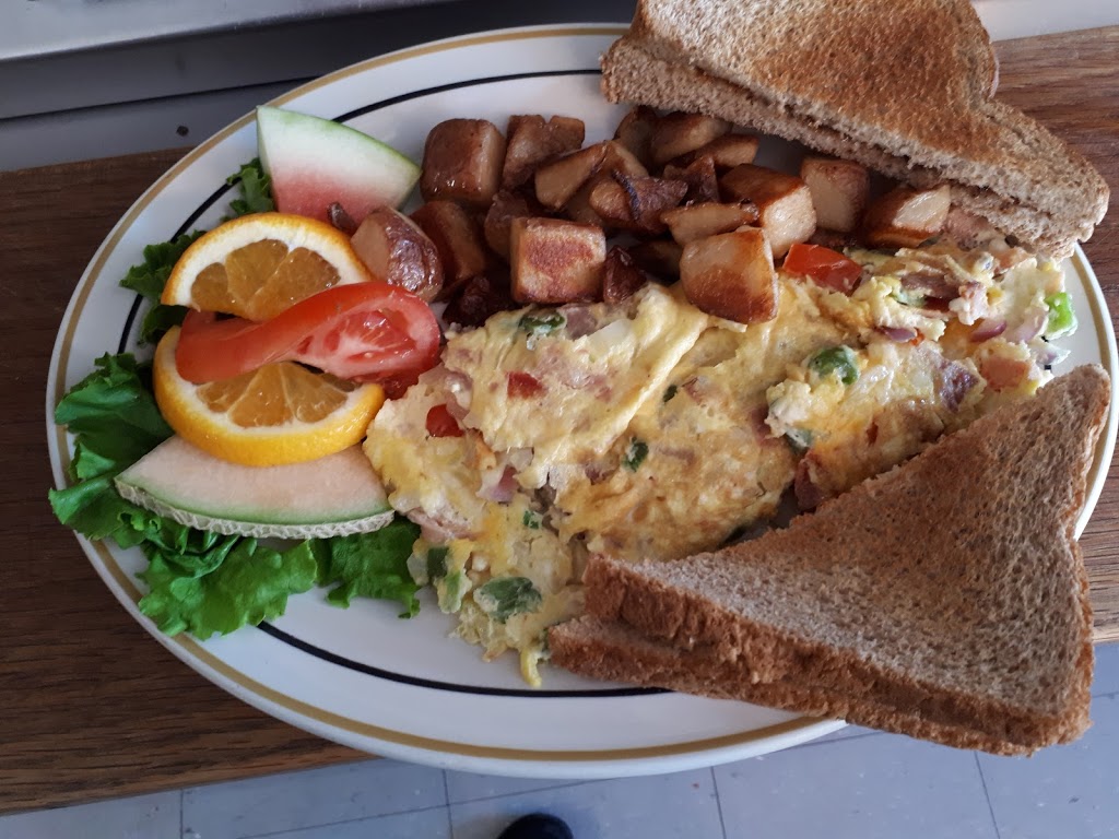 Restaurant Ma-Mi | 595 5e Av, Grandes-Piles, QC G0X 1H0, Canada | Phone: (819) 538-6662