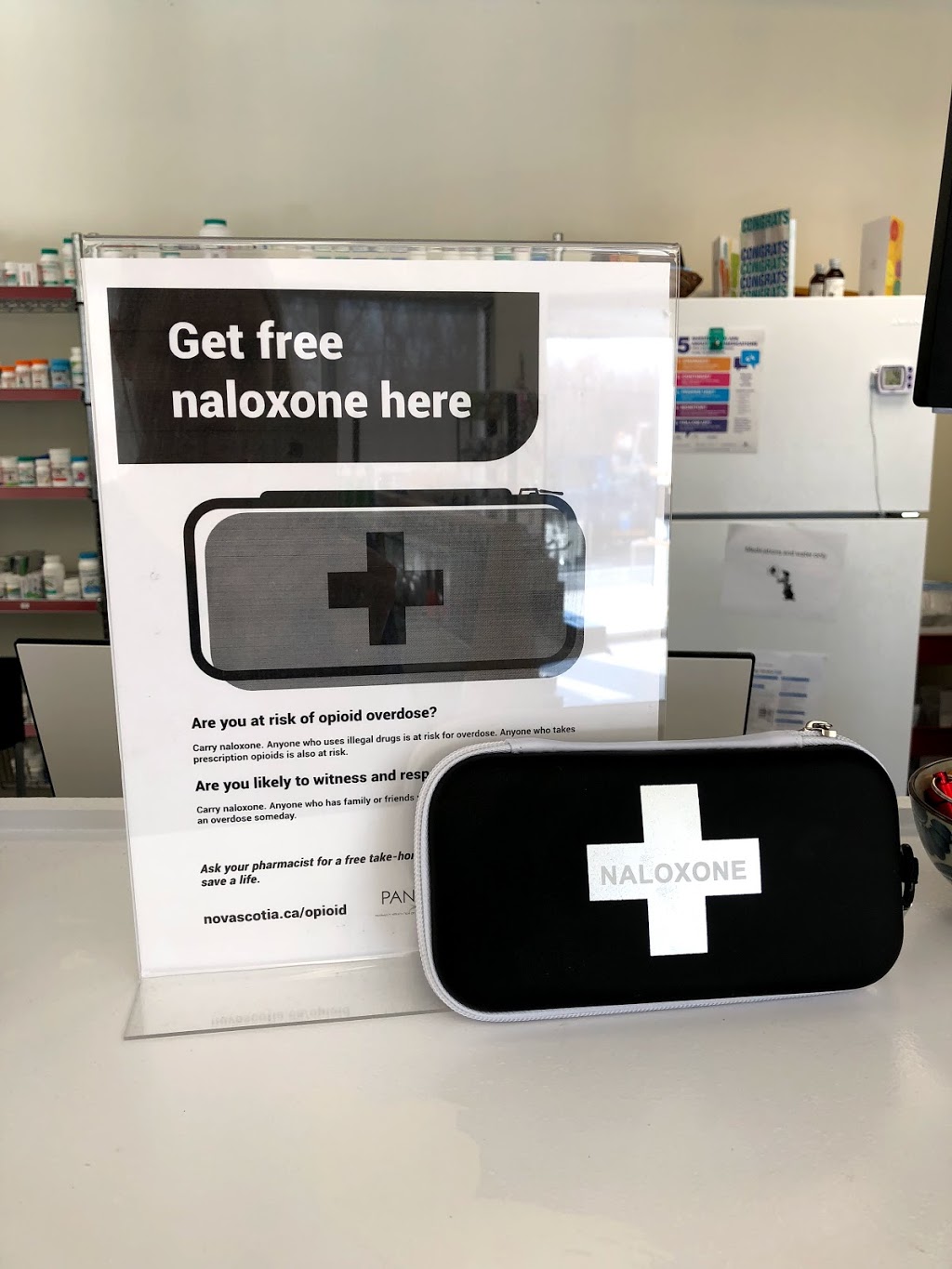 TINY OAK PHARMACY | 245 Pleasant St, Dartmouth, NS B2Y 3R9, Canada | Phone: (902) 465-1210